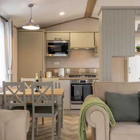 Sandpiper - Stunning With Hot Tub *
