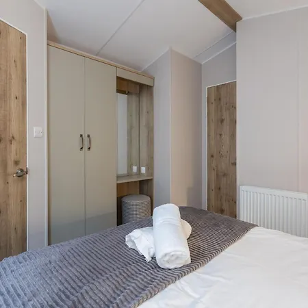 Sandpiper - Stunning With Hot Tub *
