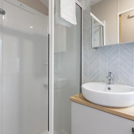 Sandpiper - Stunning With Hot Tub *